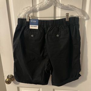 Old navy black Bermuda’s with back pockets